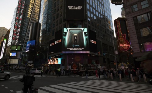 纽约时代广场的 8K光纤革命